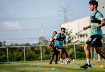 Koko Ari Siap Isi Pos Bek Kanan Persebaya Lawan Borneo