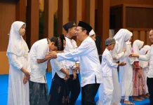 Kemilau Ramadan, Yatim Mandiri dan UNAIR Gelar Buka Puasa Bersama 1000 Anak Yatim