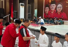 Peringatan Nuzulul Quran, PDIP Surabaya Salurkan Ribuan Paket Duafa dan Yatim