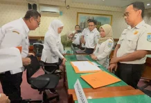 Gubernur Khofifah Tinjau Posko THR, Upaya Jatim Penuhi Hak Pekerja