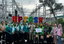 PLN UIT JBM Tebar Kepedulian untuk Ojol Gresik