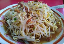 Lontong Mie Surabaya, Perpaduan Budaya dalam Semangkuk Kuliner Legendaris