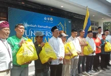 UNAIR Distribusikan Paket Bantuan Berkah Ramadan