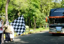 Mudik Gratis, Rektor ITS Berangkatkan 27 Armada Bus
