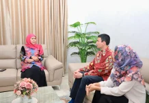 Khofifah Sambut Kepulangan Dua Mahasiswa Jatim yang Dievakuasi dari Iran