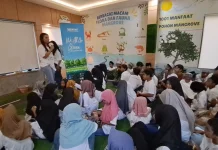 Wepose Indonesia dan Meratus Edukasi Anak Pesisir Surabaya Peduli Lingkungan