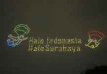 Drone PUBG Hiasi Langit Surabaya, Ribuan Warga Terpukau