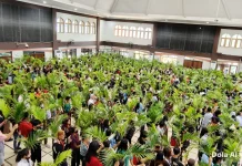 Umat Katolik Surabaya Khidmat Rayakan Perayaan Minggu Palma