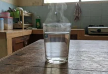 Manfaat Minum Air Hangat di Pagi Hari