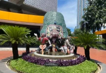 Menilik Fungsi Patung Reog Ponorogo di Plaza Surabaya