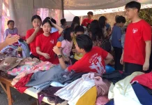 Perayaan Paskah di Gereja Paroki Roh Kudus Surabaya diwarnai Baksos Pasar Baju
