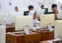 Mendikdasmen Pantau TKA Hari Kedua di Surabaya, Siswa: “Soalnya Relatif Mudah"