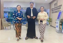 Lawan Arus Modernisasi, Konsisten Memasyarakatkan Wastra Nusantara