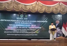Ketua Umum MUI Jatim Lantik Pengurus Surabaya