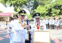 Gubernur Jatim Khofifah Raih Penghargaan Kinerja Tinggi Kemendagri