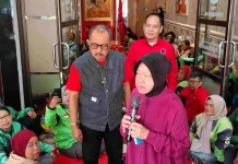 May Day, PDIP Surabaya Turun Langsung Temui Ojol