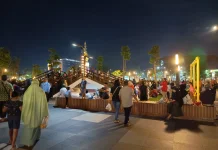 Alun-Alun Sidoarjo Jadi Favorit Hiburan Murah Warga di Malam Minggu