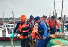 Tim SAR Temukan Korban Kapal Tenggelam di Gresik