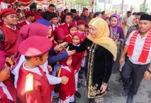 Murid Sekolah Rakyat Mojokerto Pidato Lima Bahasa