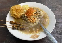 Kuliner Legendaris di Pesisir Surabaya, Lontong Kupang