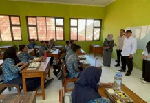 Siswa Temukan Makanan Basi pada Menu MBG di Surabaya
