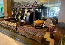Gamelan Jawa Sambut Tamu di Lobi Hotel Surabaya