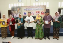 Guru Sidoarjo Luncurkan Buku Antologi Puisi Peringati Kartini