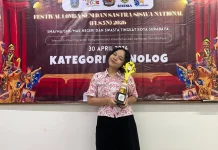 Angkat Isu Sungai Kalimas, Siswi SMATAG Juara Monolog FLS3N Surabaya