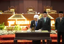 DPRD Jatim Tetapkan Rekomendasi LKPJ Gubernur 2025