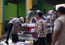 Melayani Jamaah Haji Demi Pahala
