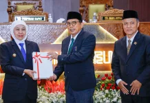 LKPJ Gubernur Jatim Diterima Seluruh Fraksi DPRD, Khofifah Sampaikan Apresiasi