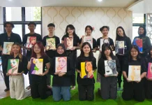 Mahasiswa DKV Ubaya Pamer Lukisan Karakter di Buku