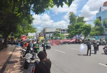 Beda Pandangan, Dobrak Jatim Absen Demo Ojol