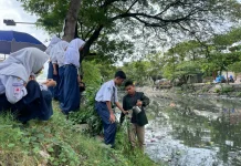 Kali Tebu Tercemar Mikroplastik, Siswa Surabaya Diajak Bergerak
