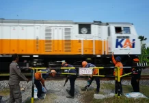 KAI Daop 8 Surabaya Kembali Tutup 4 Perlintasan Liar