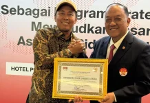 Unesa Raih Penghargaan KONI sebagai Lembaga Pendidikan Berprestasi