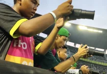Persebaya Beri Akses Disabilitas Motret dari Pinggir Lapangan