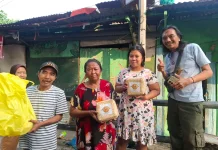 Forwan Surabaya Bagikan 500 Paket Daging Kurban untuk Pekerja Informal