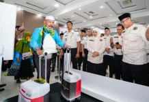 Khofifah Apresiasi Penggunaan Alat Fast Track, untuk Percepat Proses Imigrasi