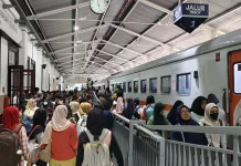 Transportasi Jatim April 2026, Penumpang Pesawat dan Kereta Sama-Sama Menurun