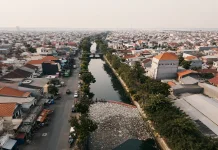 DLH Optimalkan 14 CCTV Awasi Pembuang Sampah Liar di Kali Tebu