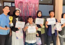 Rumah Anak Prestasi Surabaya: Kelas Public Speaking Gelar Lomba MC