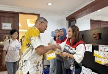 Pertamina dan Vihara Dhammadipa Salurkan 200 Paket Sembako pada Momentum Waisak