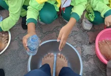 Dukung Rekor MURI, TK Islamic Centre Gelar Kegiatan Basuh Kaki Ibu