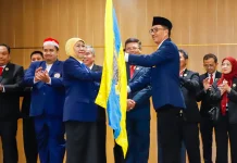 Khofifah Dorong Alumni FH UNAIR Perluas Akses Dunia Kerja