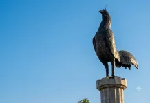 Jadi Ikon Baru Kota Pahlawan, Monumen Ayam Jago Sawunggaling Berdiri Megah