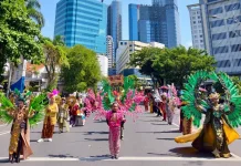 Memukau, Fira Modelling Disabilitas Setara di Surabaya Fashion Festival