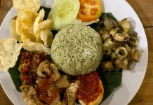 Nasi Daun Jeruk Gurih Wangi, Begini Resep Praktis Membuatnya.
