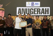 PT PAL Terima Penghargaan Anugerah Investa Surabaya 2025