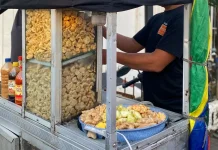Menolak Punah! Menelusuri Eksistensi dan Asal-Usul Siomay Jadul Gerobak